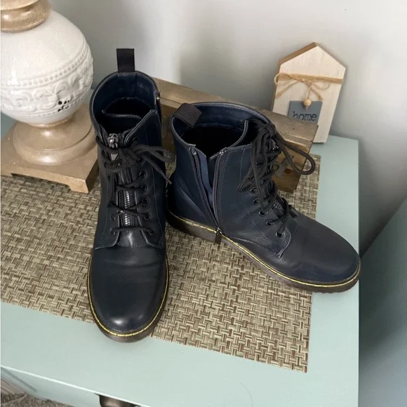 Avitto designs navy combat style boots - Picture 2 of 3